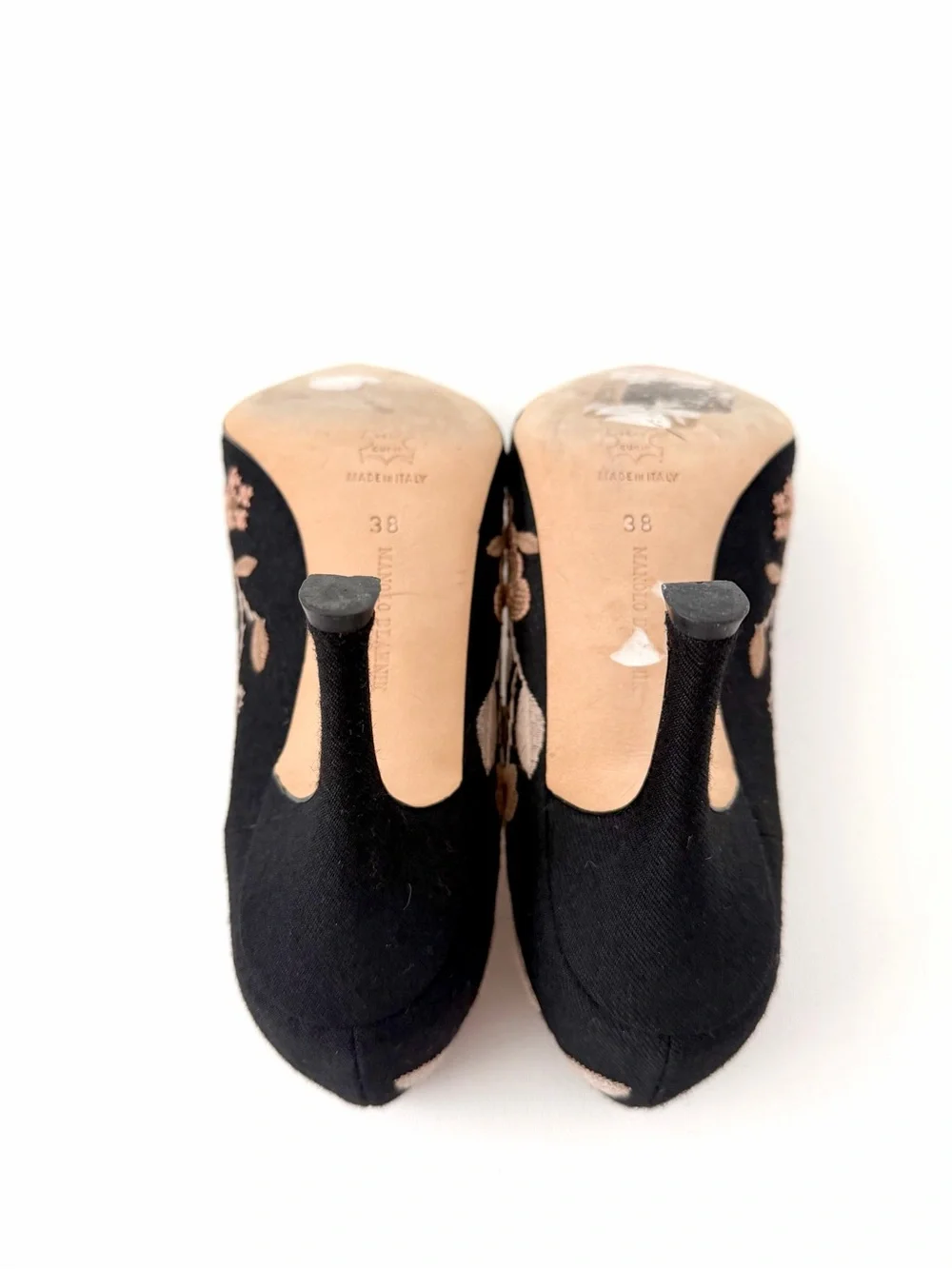 MANOLO BLAHNIK | Black Floral Embroidered Pointed Toe Pumps Heels EU 38